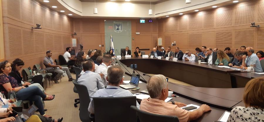 وليد طه : مناقشة انبعاث الغازات من مصنع نيشر الرملة